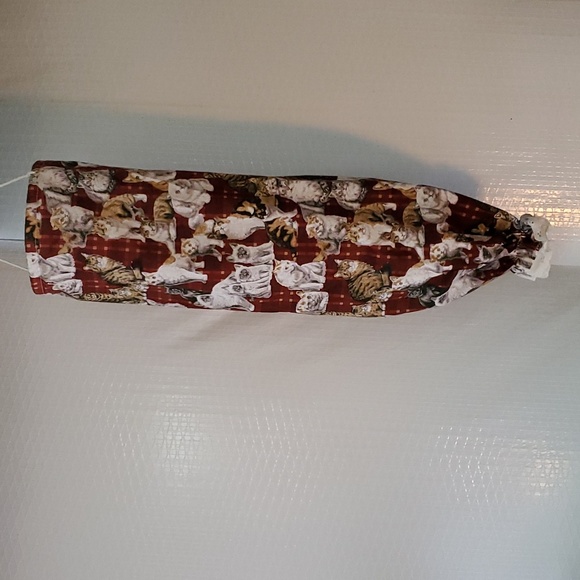 Cat handmade plastic grocery bag holder 20"x20" - Picture 2 of 4